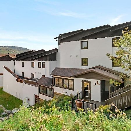 Chic Mt-Tremblant Condo With View On The Lake By Denstays Mont-Tremblant Exterior photo