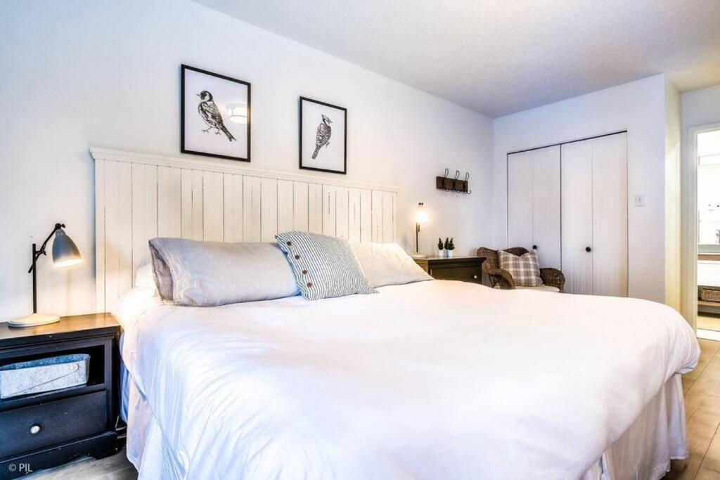 Chic Mt-Tremblant Condo With View On The Lake By Denstays Mont-Tremblant Exterior photo