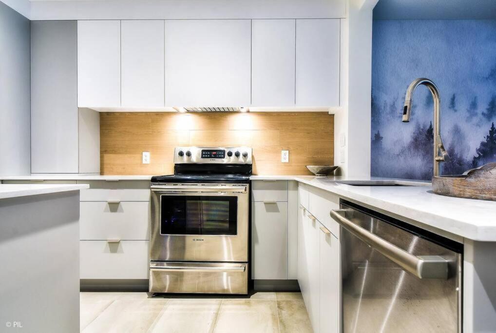 Chic Mt-Tremblant Condo With View On The Lake By Denstays Mont-Tremblant Exterior photo